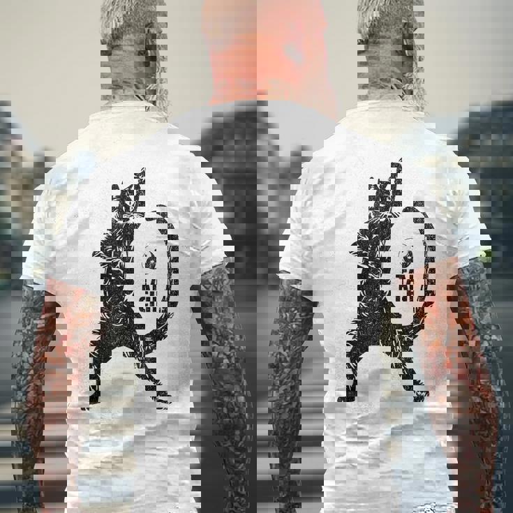 太極拳の練習をしている陽気な猫 陰陽 メンズTシャツ バックプリント 高齢者への贈り物