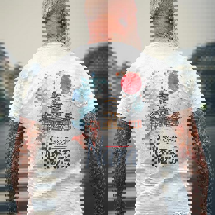 奈良 日本 市街地 旅行 お土産 和 水彩 行楽 メンズTシャツ バックプリント 高齢者への贈り物