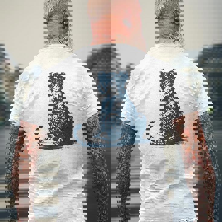 子ライオン – 子ライオンの後姿 メンズTシャツ バックプリント 高齢者への贈り物