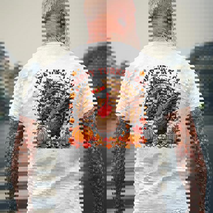 感謝祭 おもしろい 七面鳥巡礼者 軽くたたく 幸せな七面鳥の日 メンズTシャツ バックプリント 高齢者への贈り物