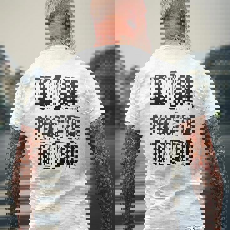 戦争禁止、平和、反戦、戦争禁止 メンズTシャツ バックプリント 高齢者への贈り物