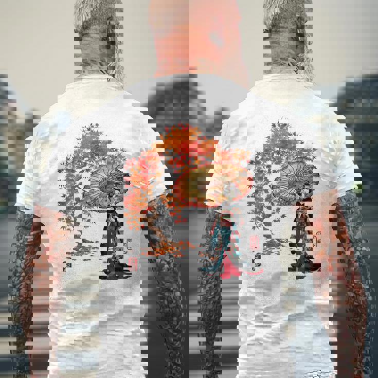 日本 浮世絵 京都 嵯峨 紅葉 和傘 美人 着物 メンズTシャツ バックプリント 高齢者への贈り物