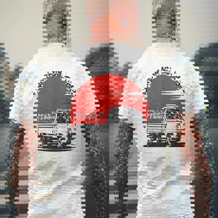 日本ミニトラック 軽自動車 キャブ オーバー コンパクト 四駆 オフロード トラック メンズTシャツ バックプリント 高齢者への贈り物