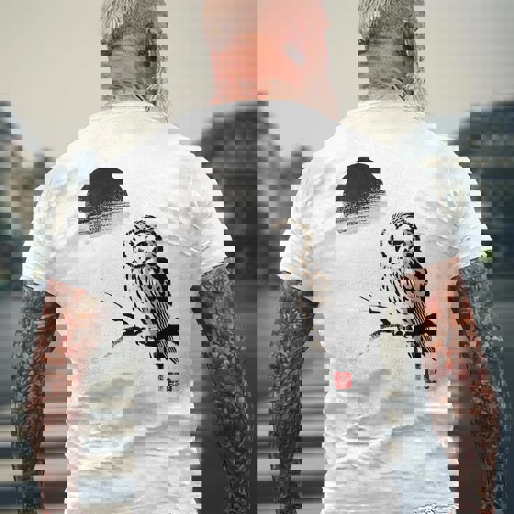 日本製 墨絵 ふくろう アート 墨筆 絵 漢字 知恵 – 日本文化デザイン メンズTシャツ バックプリント 高齢者への贈り物