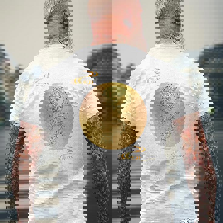 月と龍 満月 龍 メンズTシャツ バックプリント 高齢者への贈り物