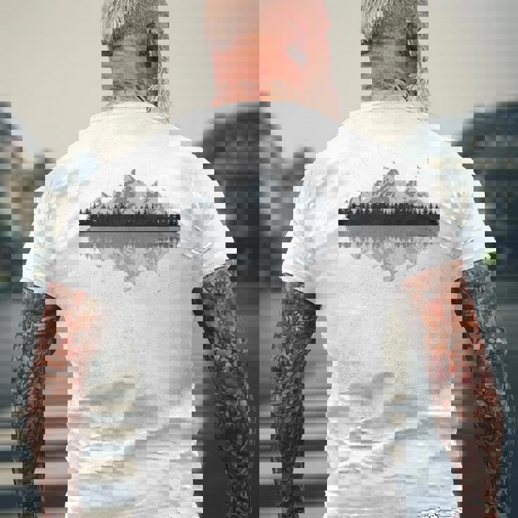 森 山 反射 野生動物 自然 ハイキング ハイカー メンズTシャツ バックプリント 高齢者への贈り物