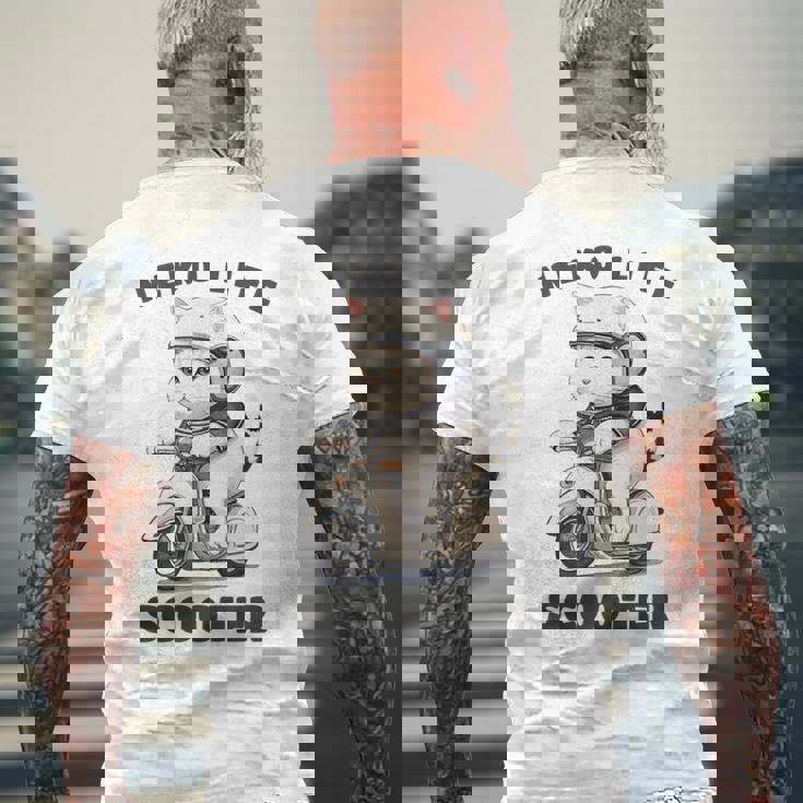 猫 ネコ 白猫 イラスト 原付 スクーター バイク 猫好き バイク好き かわいい おもしろ レトロ Neko Life 長袖tシャツ メンズTシャツ バックプリント 高齢者への贈り物