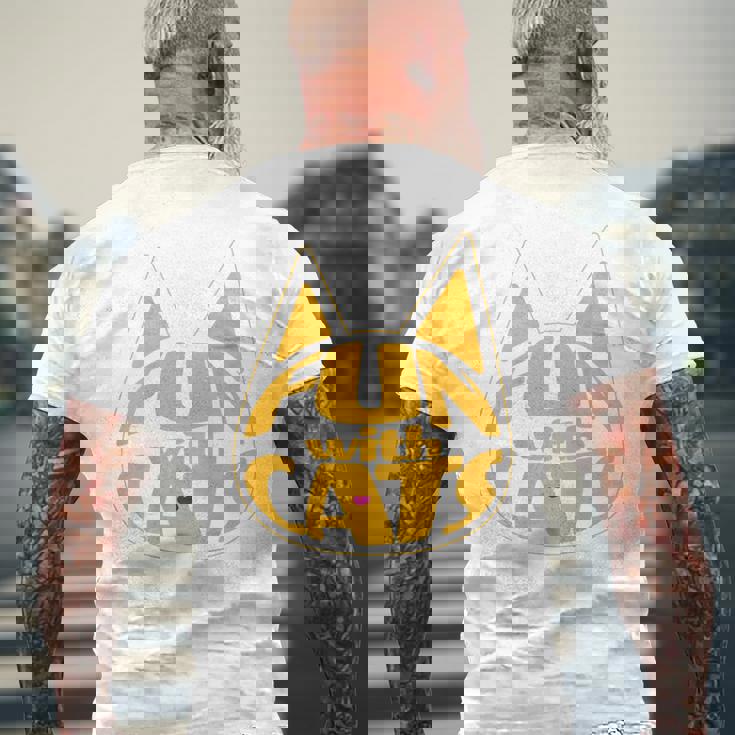 猫と一緒に楽しい！ バックプリント かわいい ねこ好き おもしろ メンズTシャツ バックプリント 高齢者への贈り物