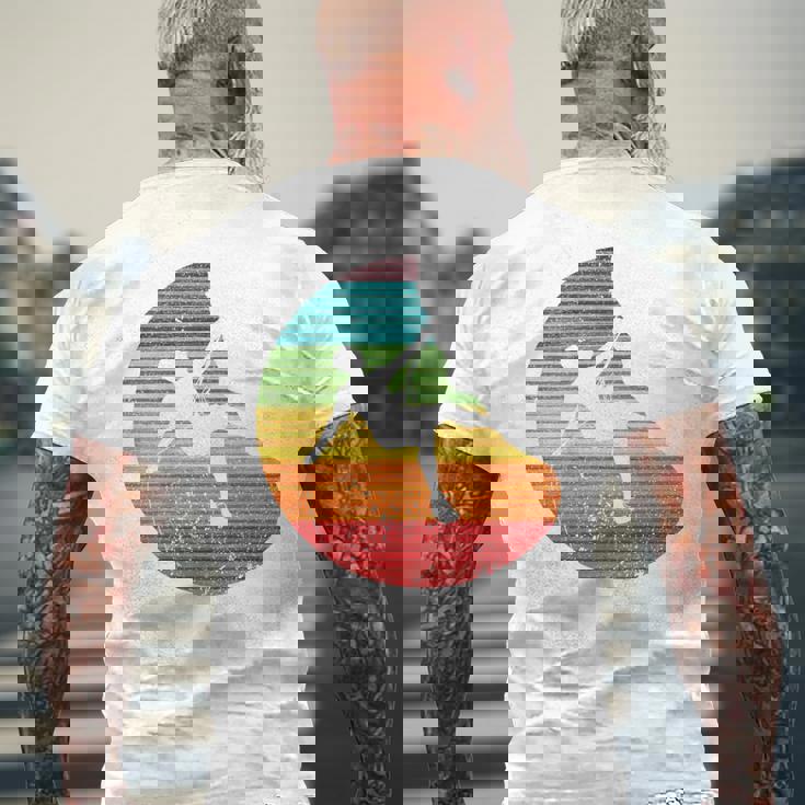 バックプリント 登山、ボルダリング、フリークライミングシルエット メンズTシャツ バックプリント 高齢者への贈り物