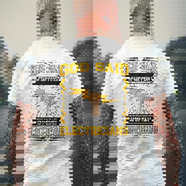 神は「光あれ」と言われてから、電気技師を創られた メンズTシャツ バックプリント 高齢者への贈り物