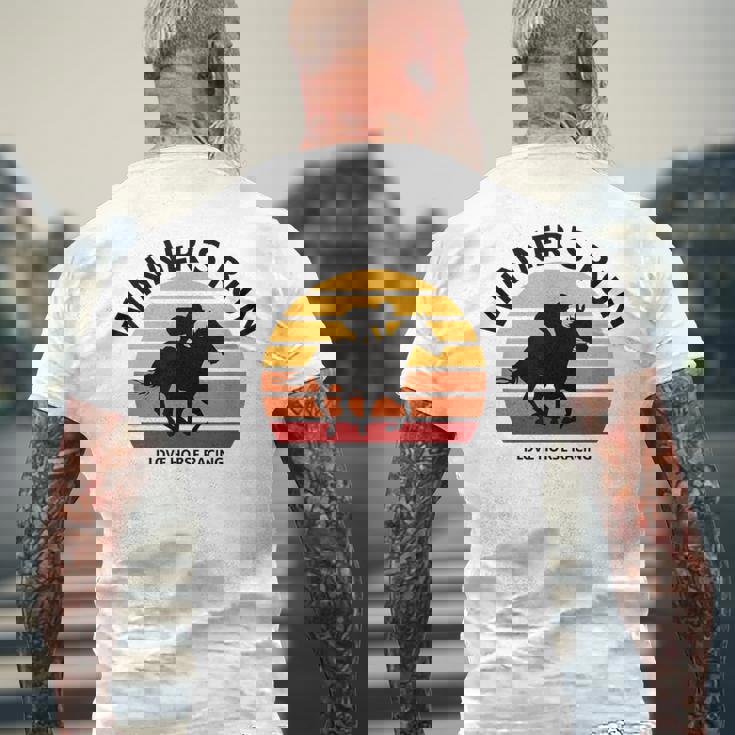 競馬ファンや馬好きの方にお勧め 勝者の走り オシャレな競馬イラスト メンズTシャツ バックプリント 高齢者への贈り物