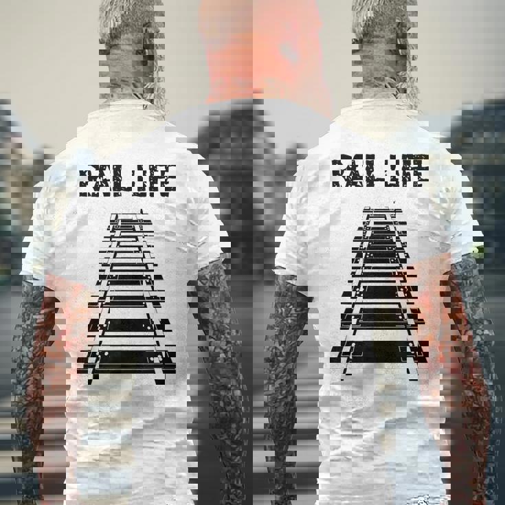 線路付きレールライフ 鉄道作業員と鉄道模型用 メンズTシャツ バックプリント 高齢者への贈り物