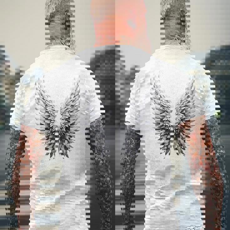 背中には白い天使の羽 メンズTシャツ バックプリント 高齢者への贈り物