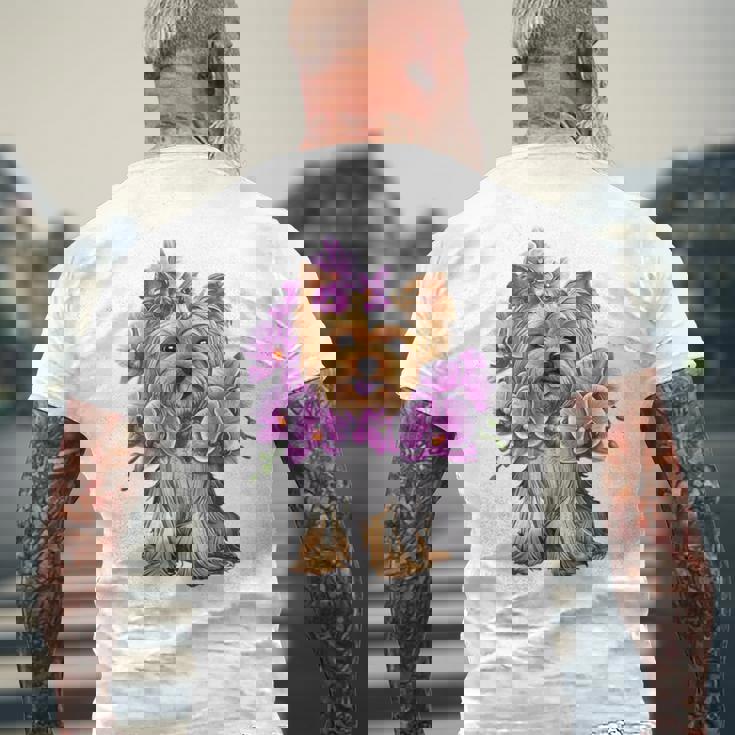 花を持つヨークシャー テリア 長袖tシャツ メンズTシャツ バックプリント 高齢者への贈り物