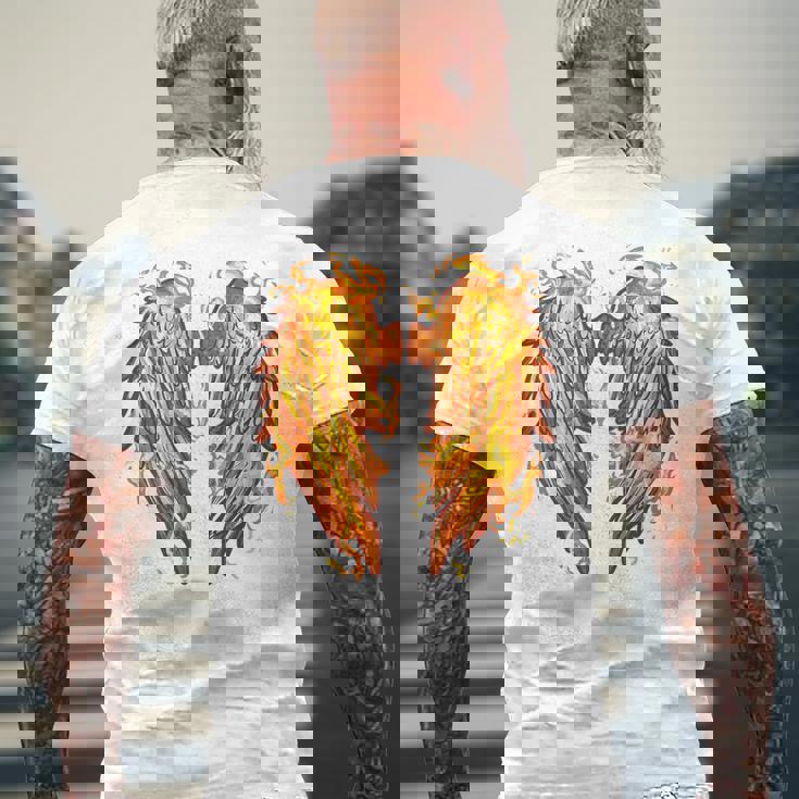 裏面に燃える天使の翼 火の羽 メンズTシャツ バックプリント 高齢者への贈り物