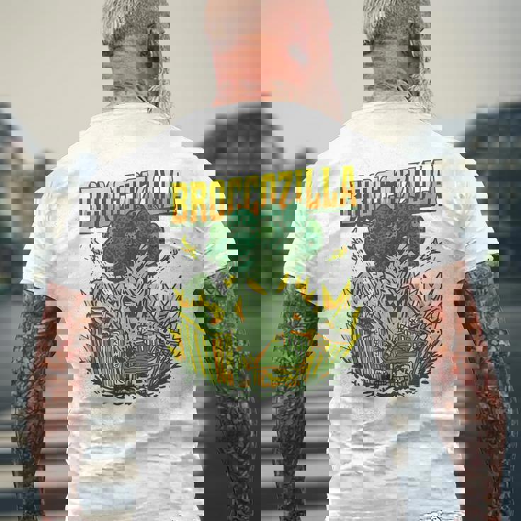 都市を攻撃する巨大なブロッコリーモンスター面白いブロッコリー メンズTシャツ バックプリント 高齢者への贈り物