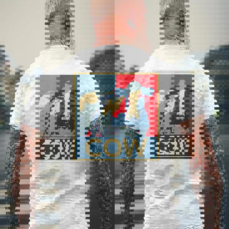 面白い 牛 牧場 動物 男性 面白い ギフト 子供 農業 農場 メンズTシャツ バックプリント 高齢者への贈り物