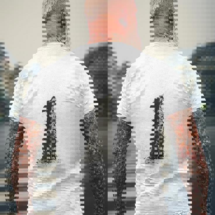 飼い主を見ているボーダーコリー 農場の犬 メンズTシャツ バックプリント 高齢者への贈り物