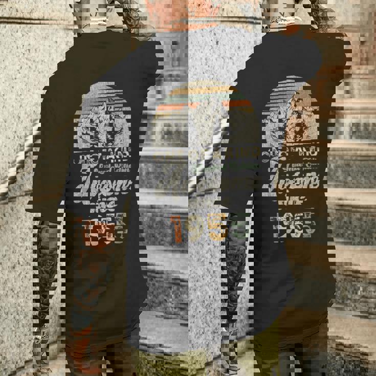 1955年の誕生以来、70年の歴史を誇る山々 メンズTシャツ バックプリント 彼への贈り物