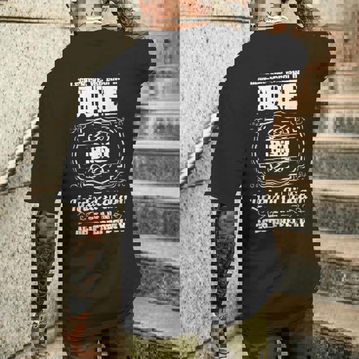 1960年6月生まれのレジェンドたち 61歳の誕生日 メンズTシャツ バックプリント 彼への贈り物