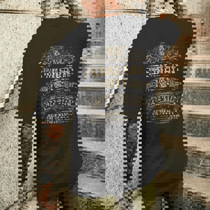 1965年2月 60歳 誕生日プレゼント 男性用 60歳 誕生日 メンズTシャツ バックプリント 彼への贈り物