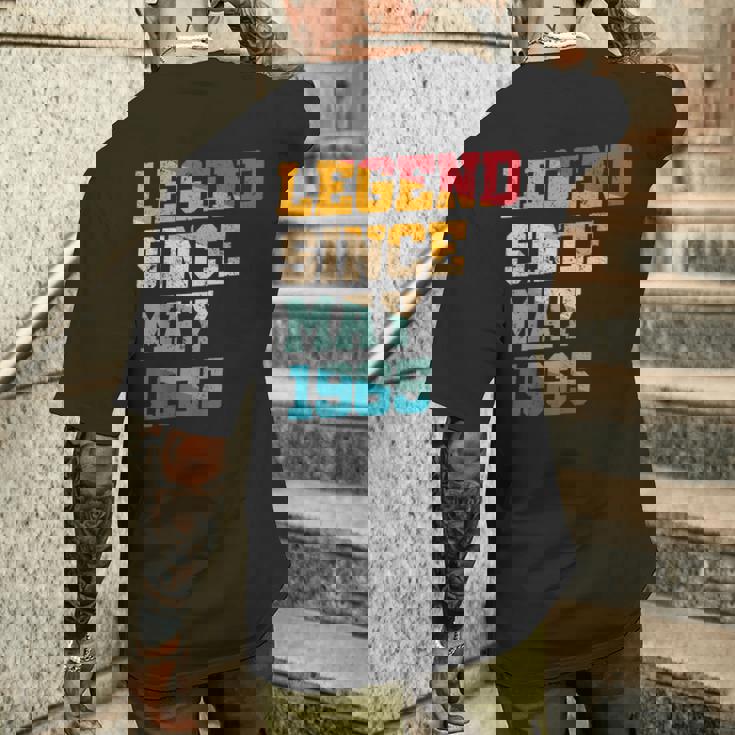 1965年5月以来の伝説 面白い 60歳 レトロ 還暦 メンズTシャツ バックプリント 彼への贈り物