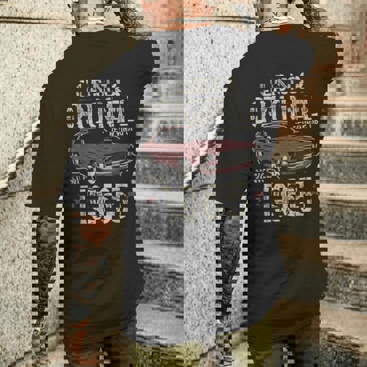 1965年生まれ クラシックカー 60歳の誕生日 メンズTシャツ バックプリント 彼への贈り物