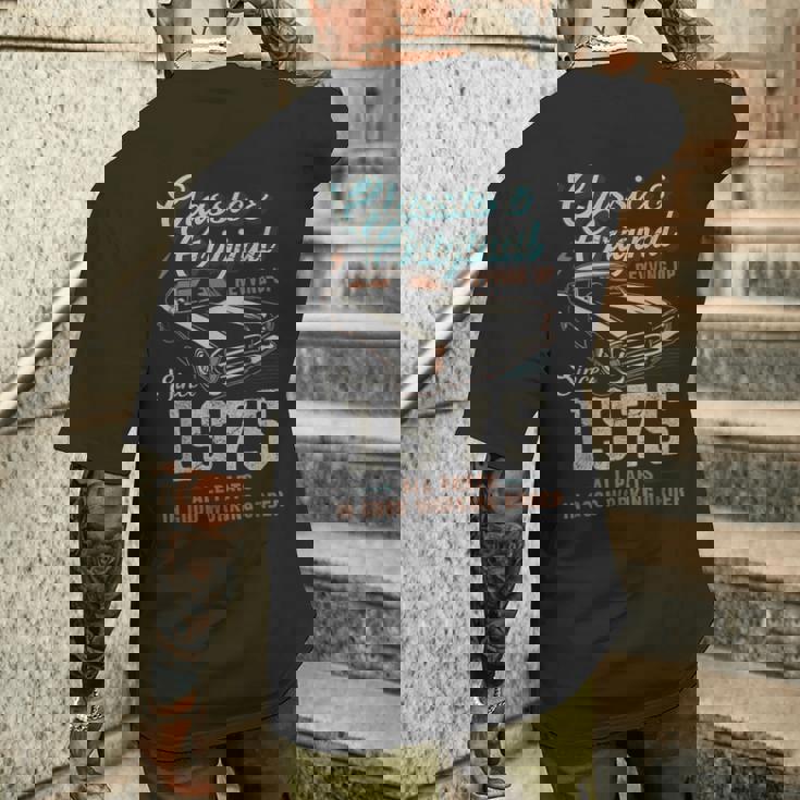 1975年生まれ ヴィンテージカー 50歳の誕生日 メンズTシャツ バックプリント 彼への贈り物