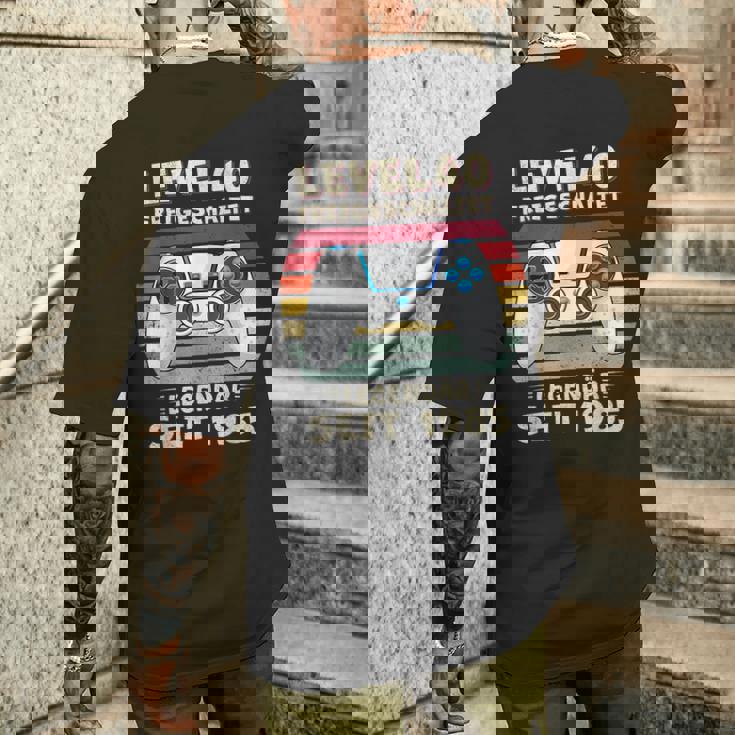 1985年 誕生日 男 40歳 飾り 面白い 40歳 誕生日 メンズTシャツ バックプリント 彼への贈り物