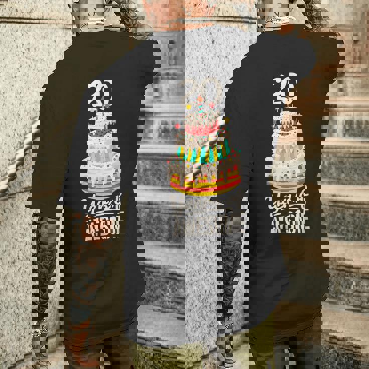 20 Years Of Awesome 20歳の誕生日ケーキ 大人用 メンズTシャツ バックプリント 彼への贈り物