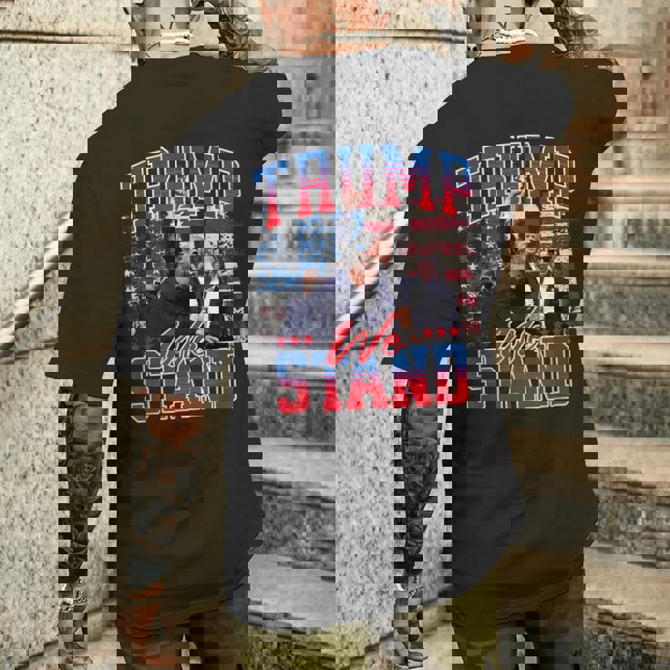 2024 選挙集会での銃撃を生き延びたドナルド・トランプの大統領選への戦いは終わらない メンズTシャツ バックプリント 彼への贈り物