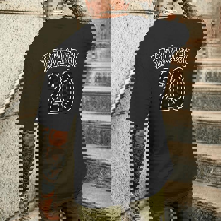 20才（二十歳）はたち（チームユニフォーム風）（お誕生日）祝 20代 面白 メンズTシャツ バックプリント 彼への贈り物