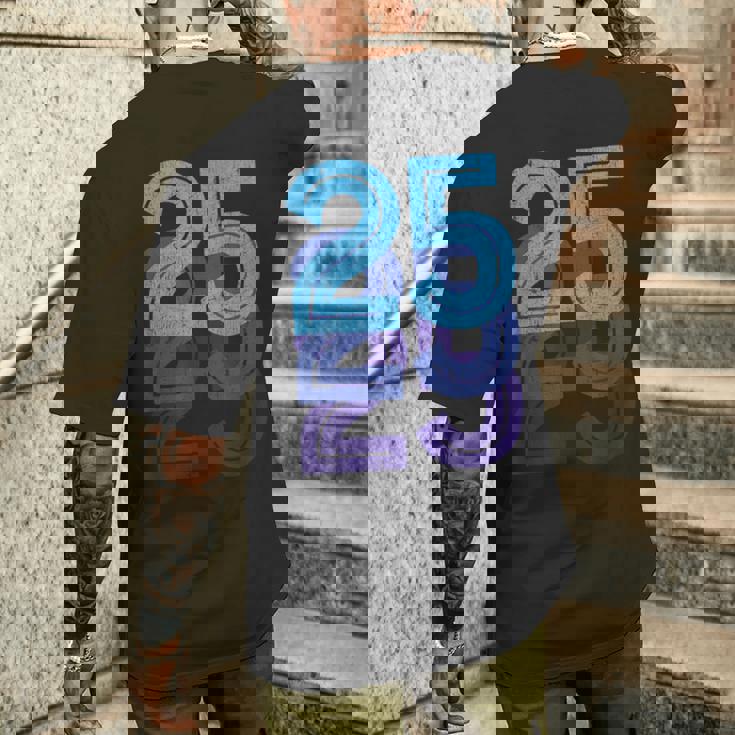 25ラッキーナンバー25歳の誕生日スポーツチーム-25 メンズTシャツ バックプリント 彼への贈り物