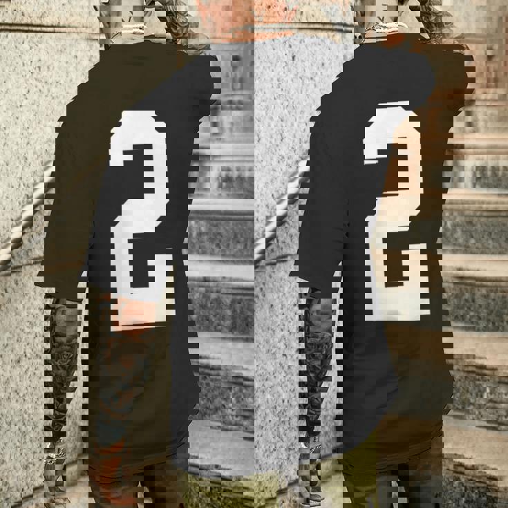 2番の大学スポーツスタイル。ホワイト。 メンズTシャツ バックプリント 彼への贈り物