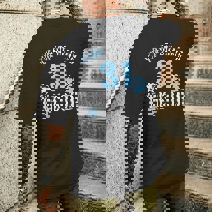 31歳の誕生日 31歳 猫 ママ 猫好き 誕生日 メンズTシャツ バックプリント 彼への贈り物