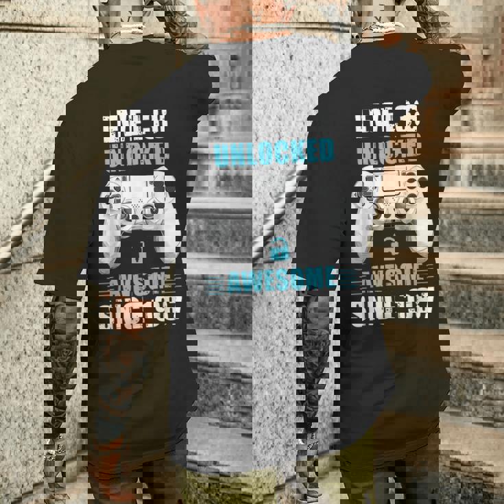 38歳の誕生日ビデオゲーマー レベル38 アンロック済み 1987年以来 メンズTシャツ バックプリント 彼への贈り物