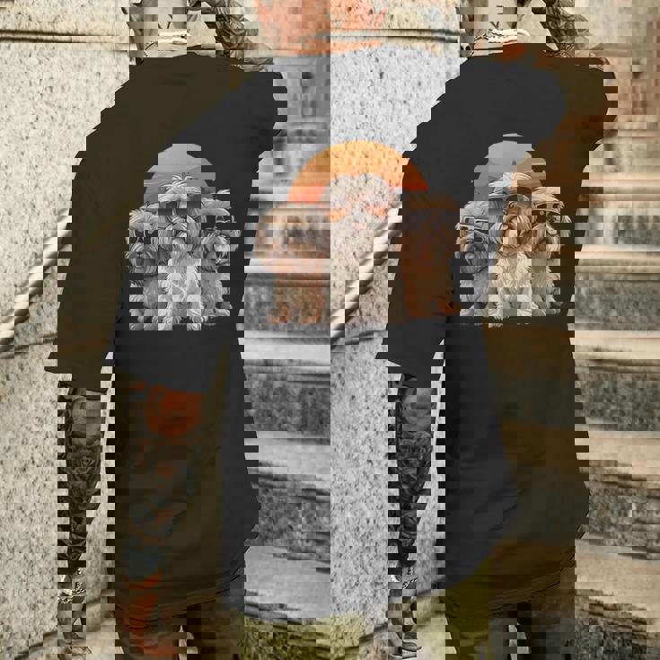 3匹のかわいい犬 ラサ・アプソ シーズー クール サングラス付き メンズTシャツ バックプリント 彼への贈り物