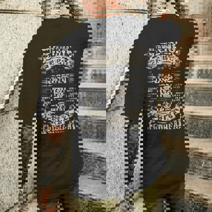 43歳の誕生日プレゼント 男性 43歳 誕生日 1982年8月 メンズTシャツ バックプリント 彼への贈り物