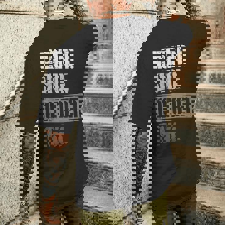 57歳の誕生日 ヴィンテージ レトロ 面白い 57歳 10月 1966 メンズTシャツ バックプリント 彼への贈り物