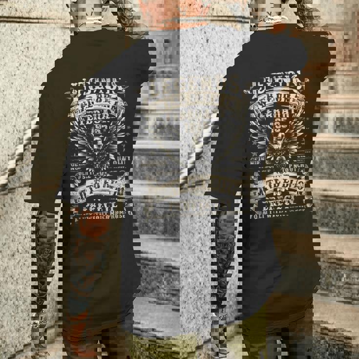 60歳の誕生日プレゼント 男性用 60歳の誕生日 1965年2月 メンズTシャツ バックプリント 彼への贈り物