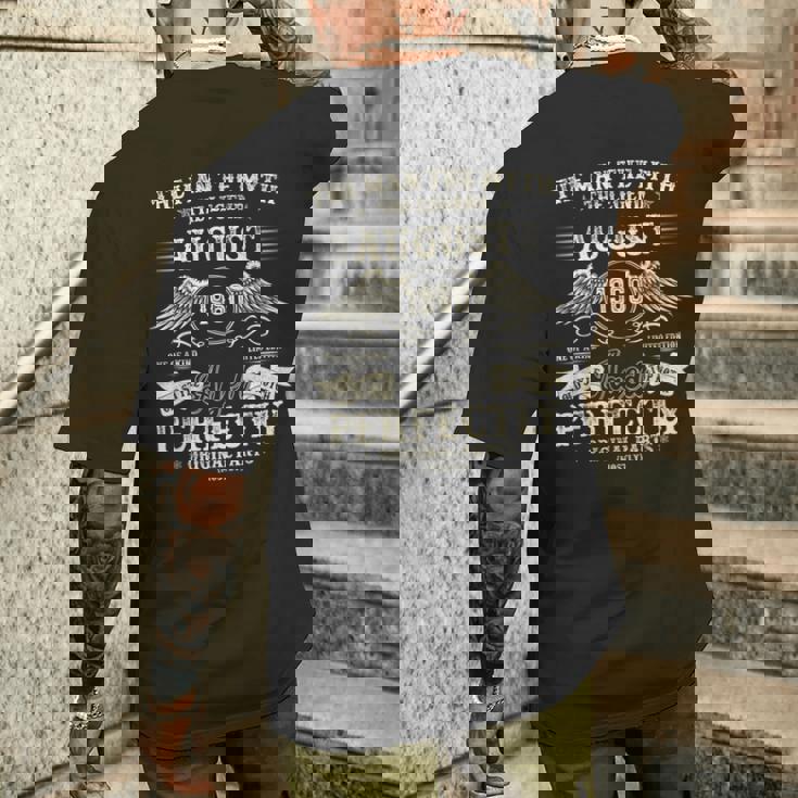 65歳の誕生日プレゼント 男性用 1960年8月 65歳 誕生日 メンズTシャツ バックプリント 彼への贈り物