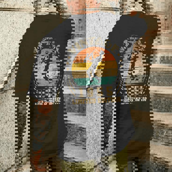 67歳の誕生日ギフト サックスプレーヤー 1955 ジャズミュージック メンズTシャツ バックプリント 彼への贈り物