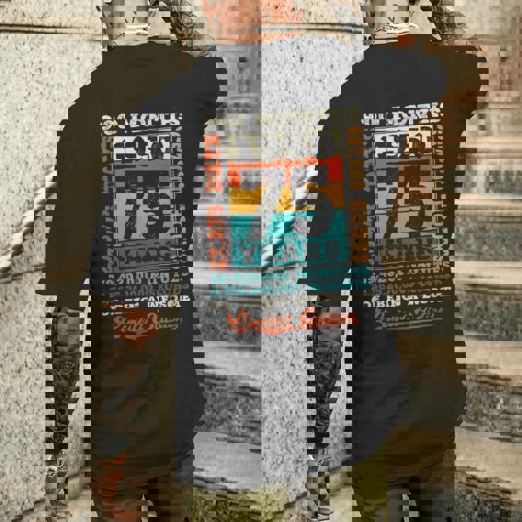 75歳の誕生日 75歳 900ヶ月 すごい生まれ 1950年 メンズTシャツ バックプリント 彼への贈り物