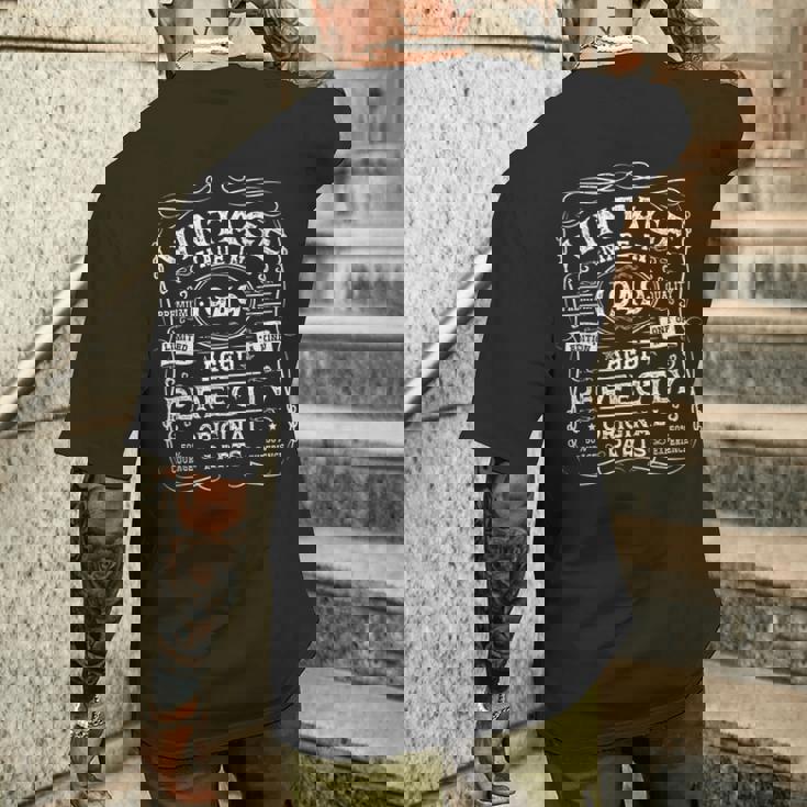 76 歳のギフト ヴィンテージ 1949 年生まれ レトロ 76 歳の誕生日 メンズTシャツ バックプリント 彼への贈り物