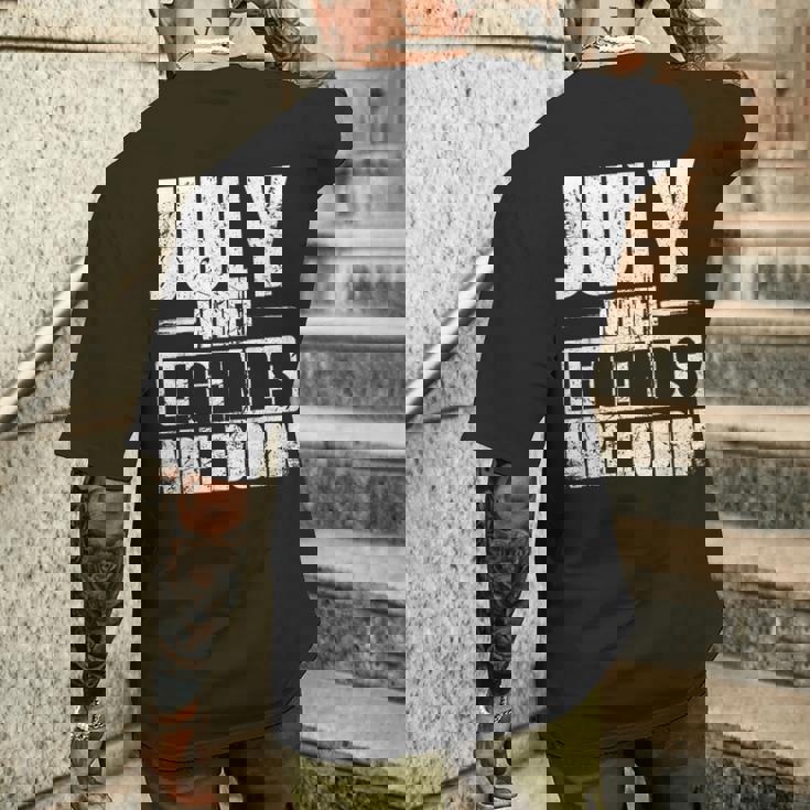 7月 伝説が生まれるとき 誕生月デザイン メンズTシャツ バックプリント 彼への贈り物