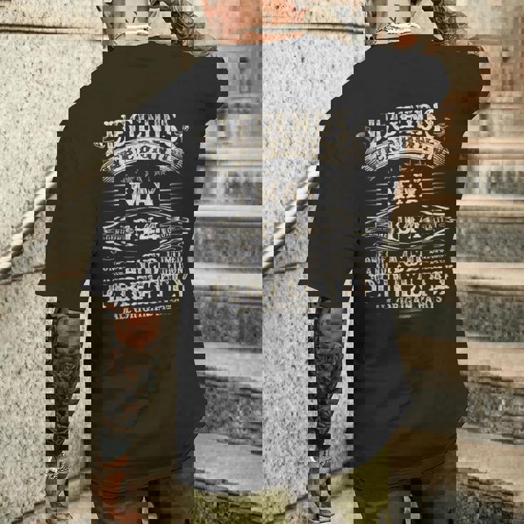 80歳の誕生日ギフト 男性用 面白い 80歳 May 1944 メンズTシャツ バックプリント 彼への贈り物