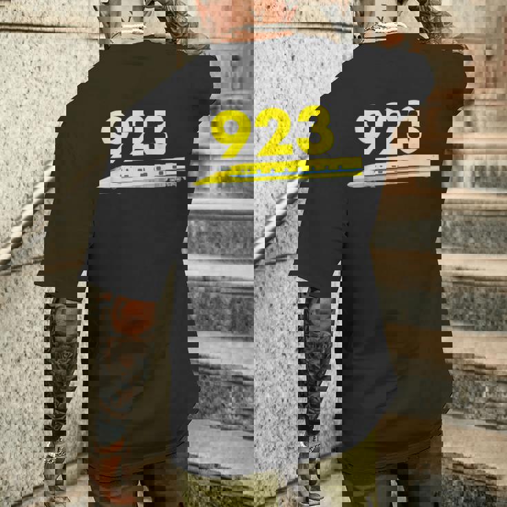 923形ドクターイエローT4 イラスト923テキスト メンズTシャツ バックプリント 彼への贈り物