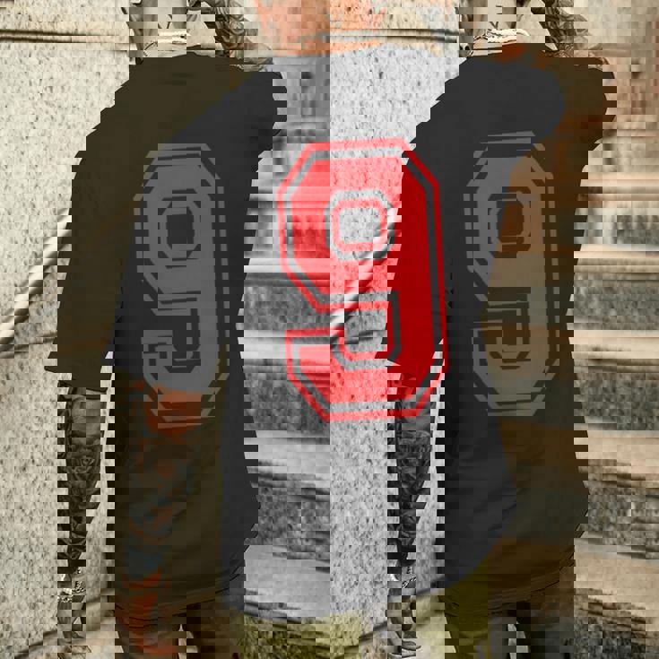 9番のスポーツスタイル。赤。 メンズTシャツ バックプリント 彼への贈り物