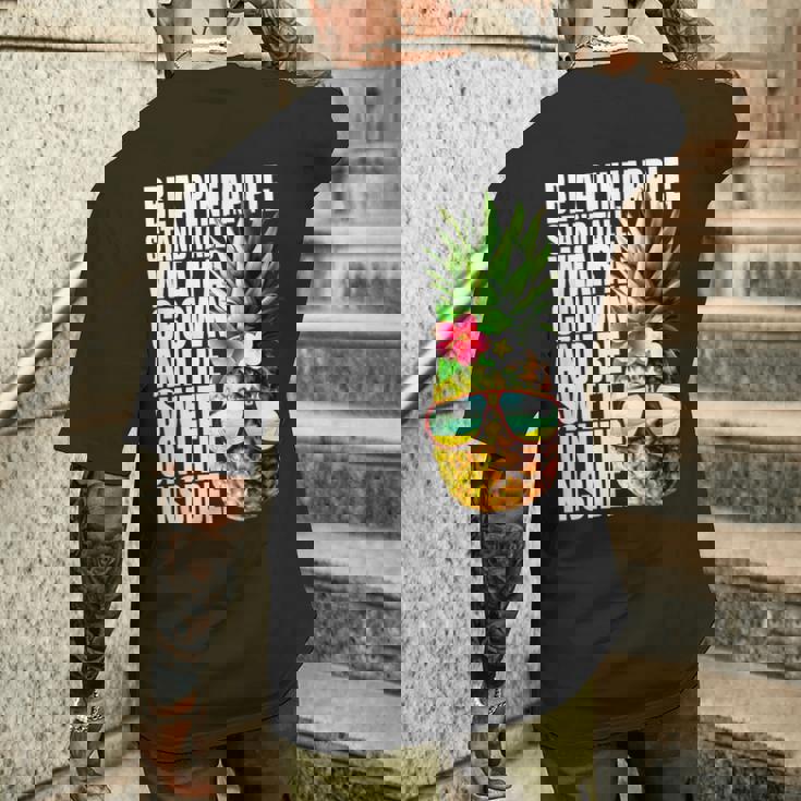 Be A Pineapple Wear A Crownweet Inside アロハ・ハワイパイナップル メンズTシャツ バックプリント 彼への贈り物