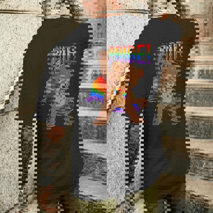 Bear I Lgbtq Flag I レインボー フラッグ I Gay Pride メンズTシャツ バックプリント 彼への贈り物